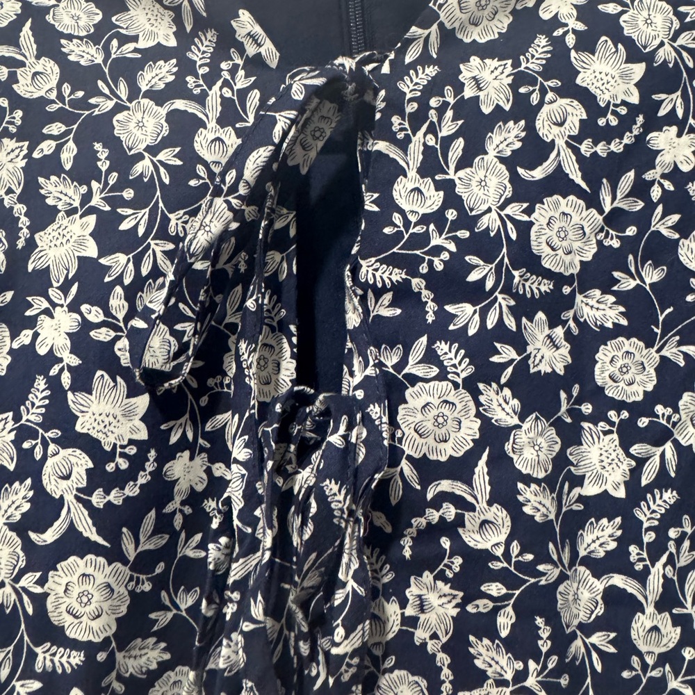 Tuckernuck Hyacinth House Navy and White Barnell Romper Size Large - Picture 7 of 7